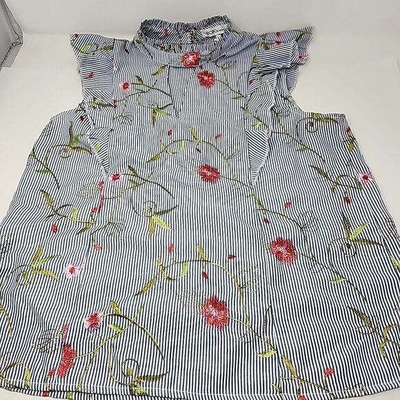 BCBGeneration Sleeveless Top Blouse Ruffle Embroidered Floral Keyhole Sz Medium - Picture 7 of 15